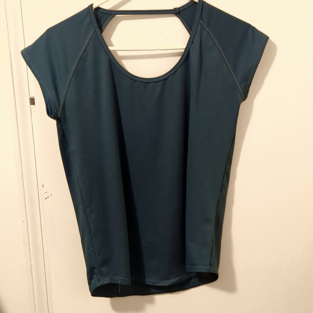 Athletic shirt